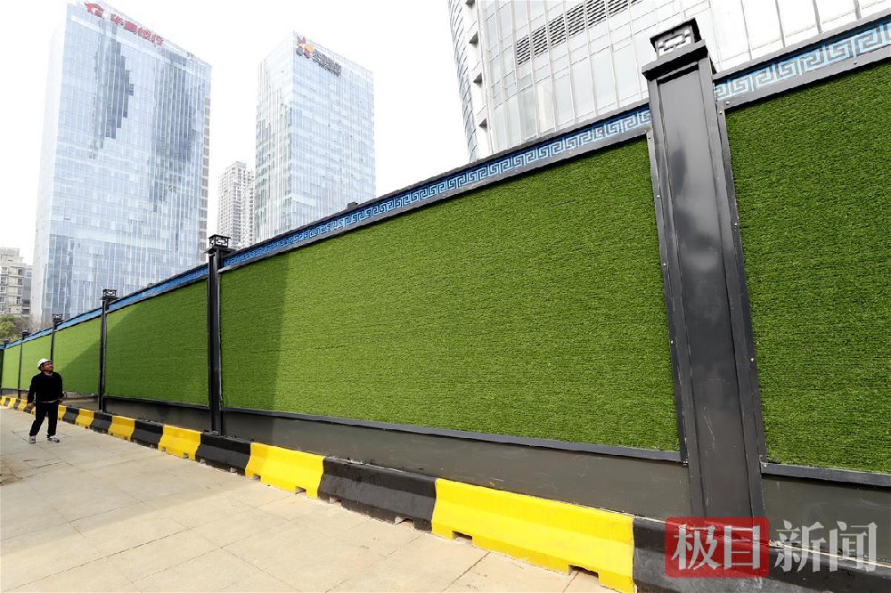 工地圍擋成為城市風景線，武漢地鐵新型裝配式圍擋亮相